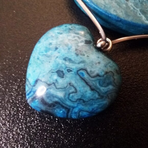 Blue Crazy Lace Agate Heart & Hematite Choker! Calm + Tranquility Heart Necklace - Picture 6 of 14